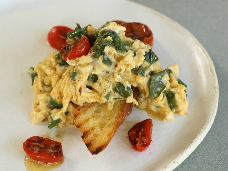 Saltbush scrambled eggs