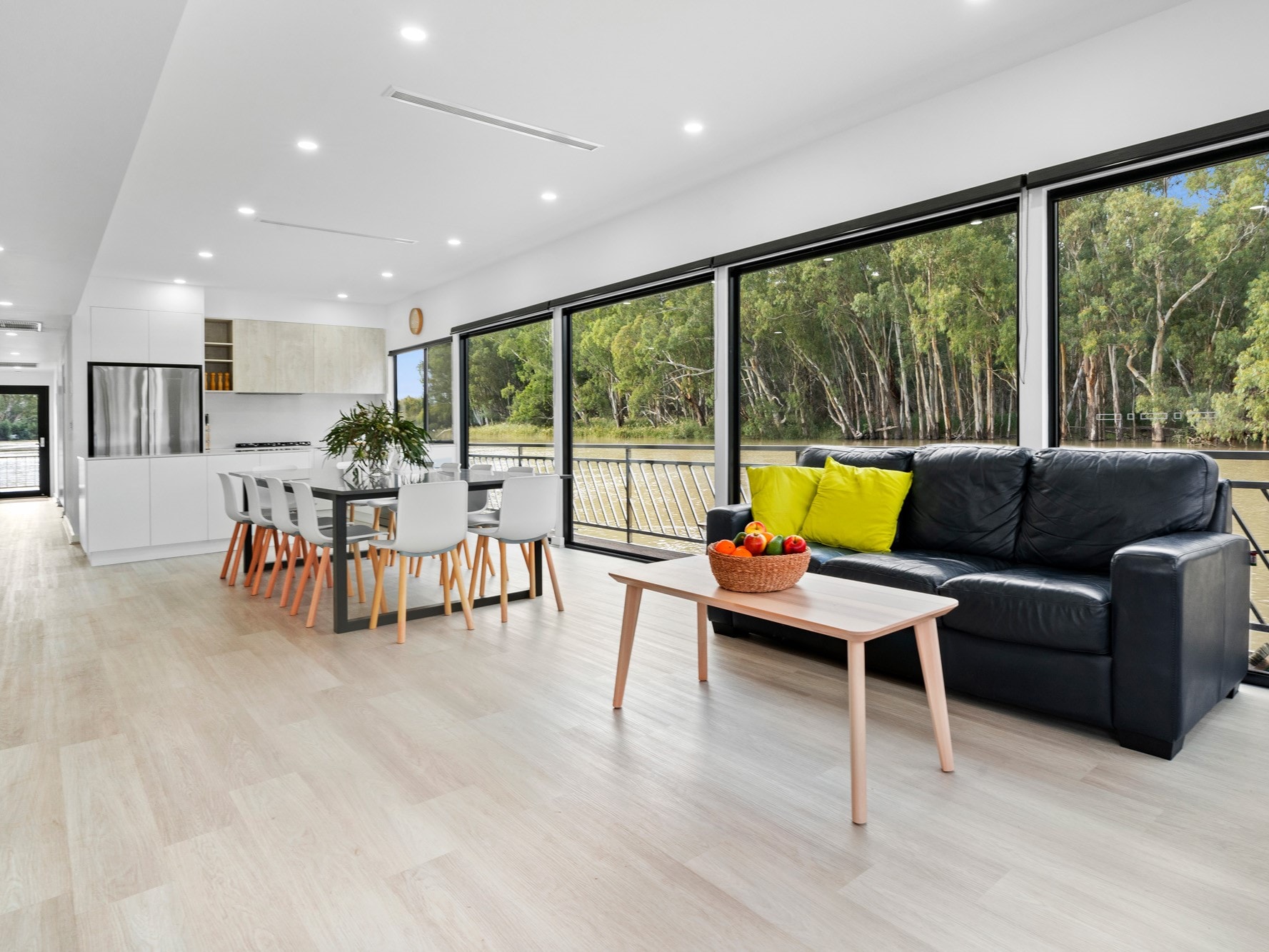 High River Our New Luxury Houseboat Murray River Trails